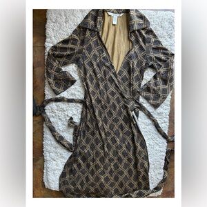 100% Silk DVF Wrap Dress in Black and Gold- Size 4